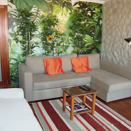 Simply Bairro Alto Appartamento Lisbona